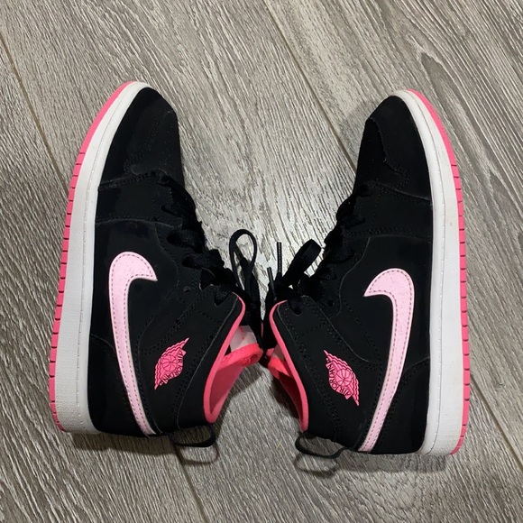 Jordan Girls’ Grade School - Picture 6 of 9